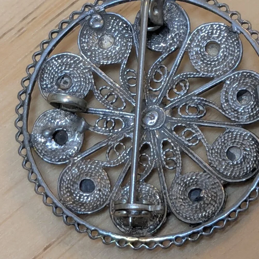 Vintage Silver Filigree Rosette Brooch | Emerald Green Cabochon & Pearl